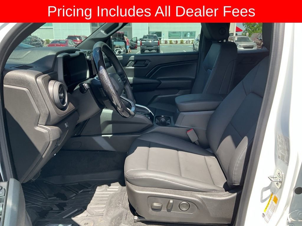 Used 2026 Chevrolet Colorado Trail Boss AWD/4WD image 2