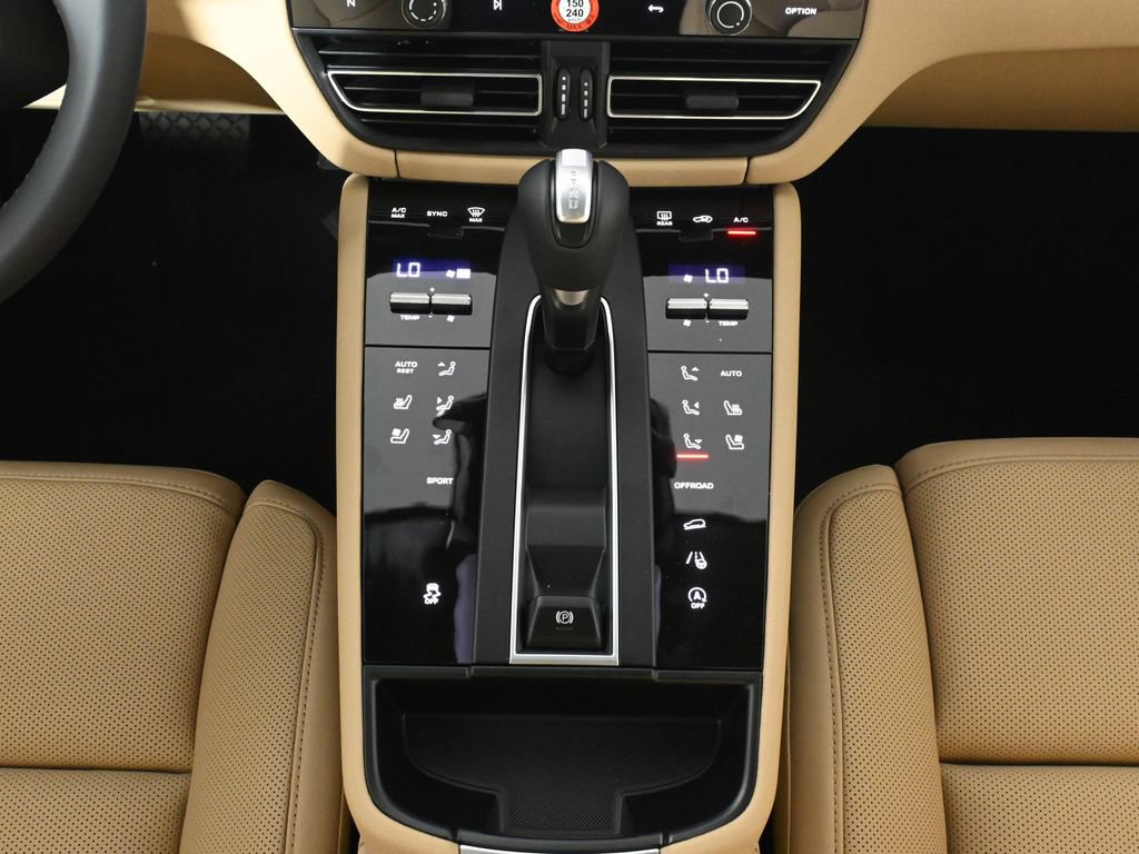 New 2026 Porsche Macan AWD/4WD image 24