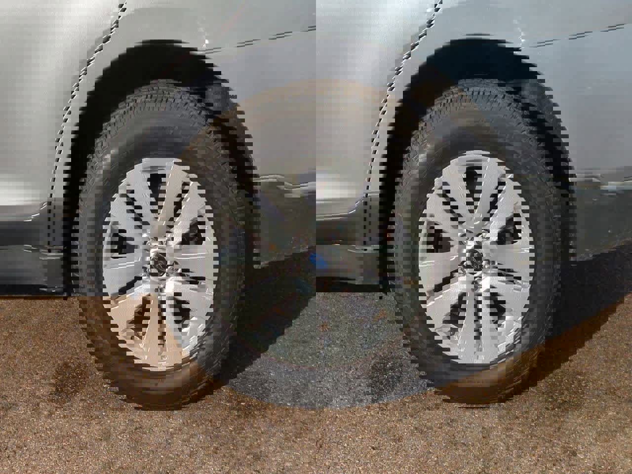 Used 2019 Subaru Outback 2.5i Premium image 13