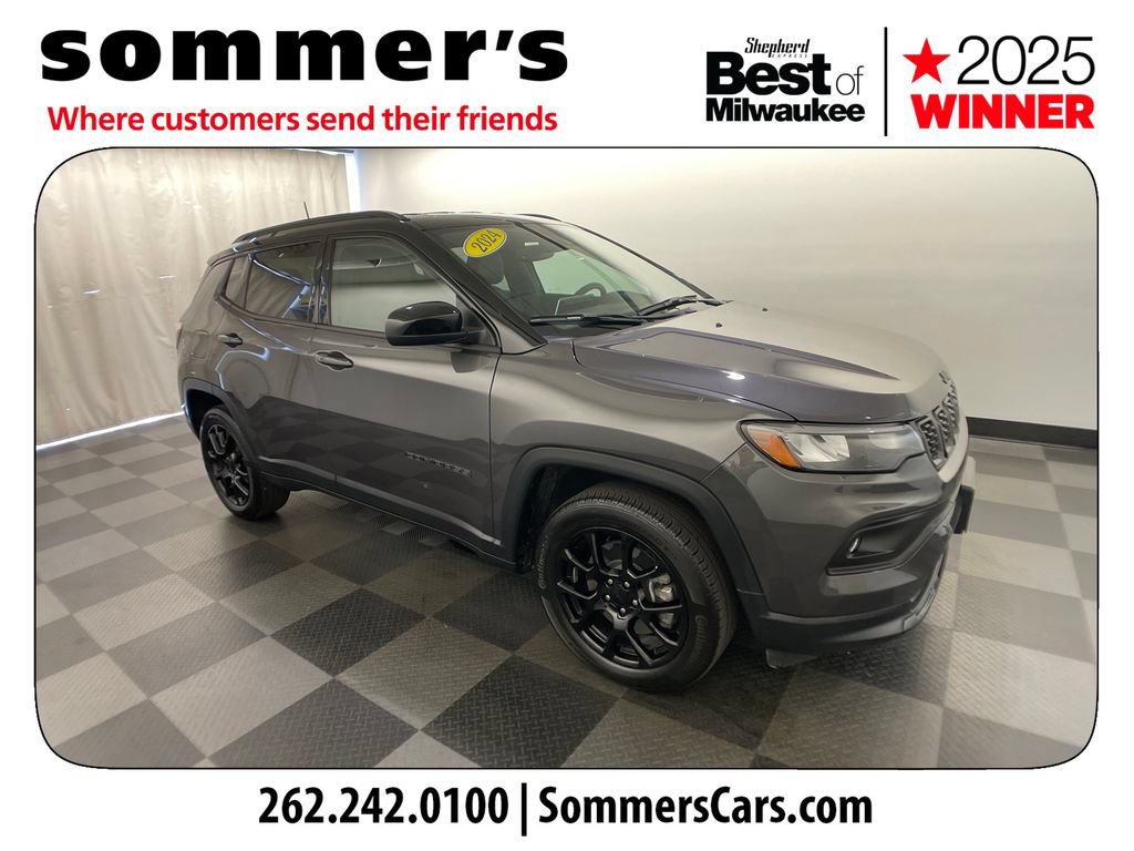 Used 2024 Jeep Compass Latitude w/ Convenience Group AWD/4WD image 6