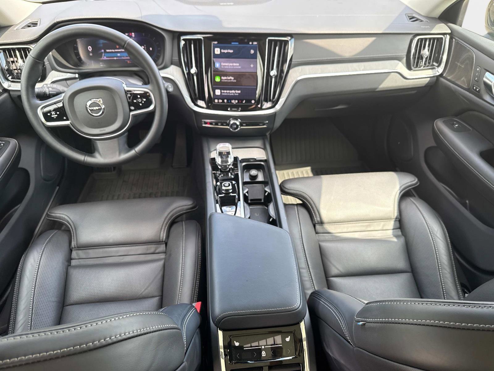 Used 2025 Volvo V60 B5 Cross Country Ultra w/ Climate Package image 16