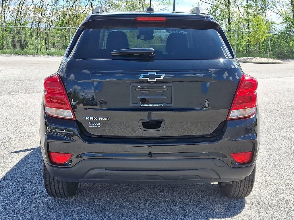Used 2022 Chevrolet Trax LT w/ Midnight Edition image 8