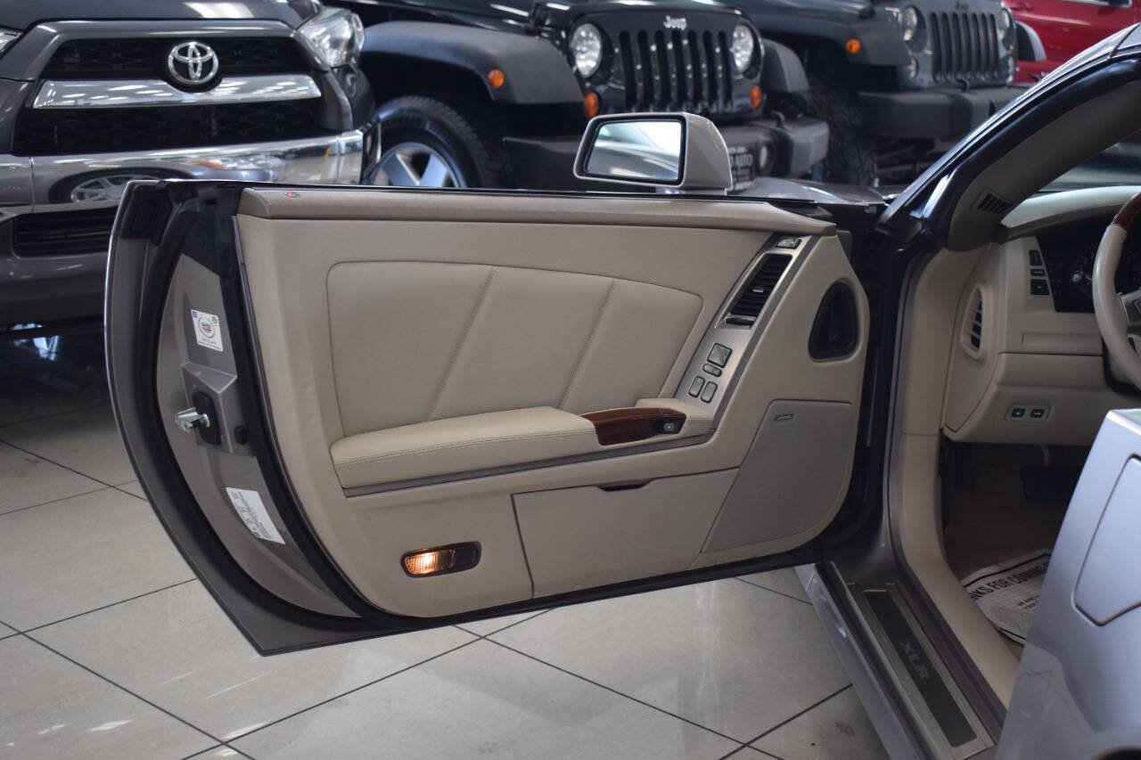 Used 2005 Cadillac XLR RWD image 48