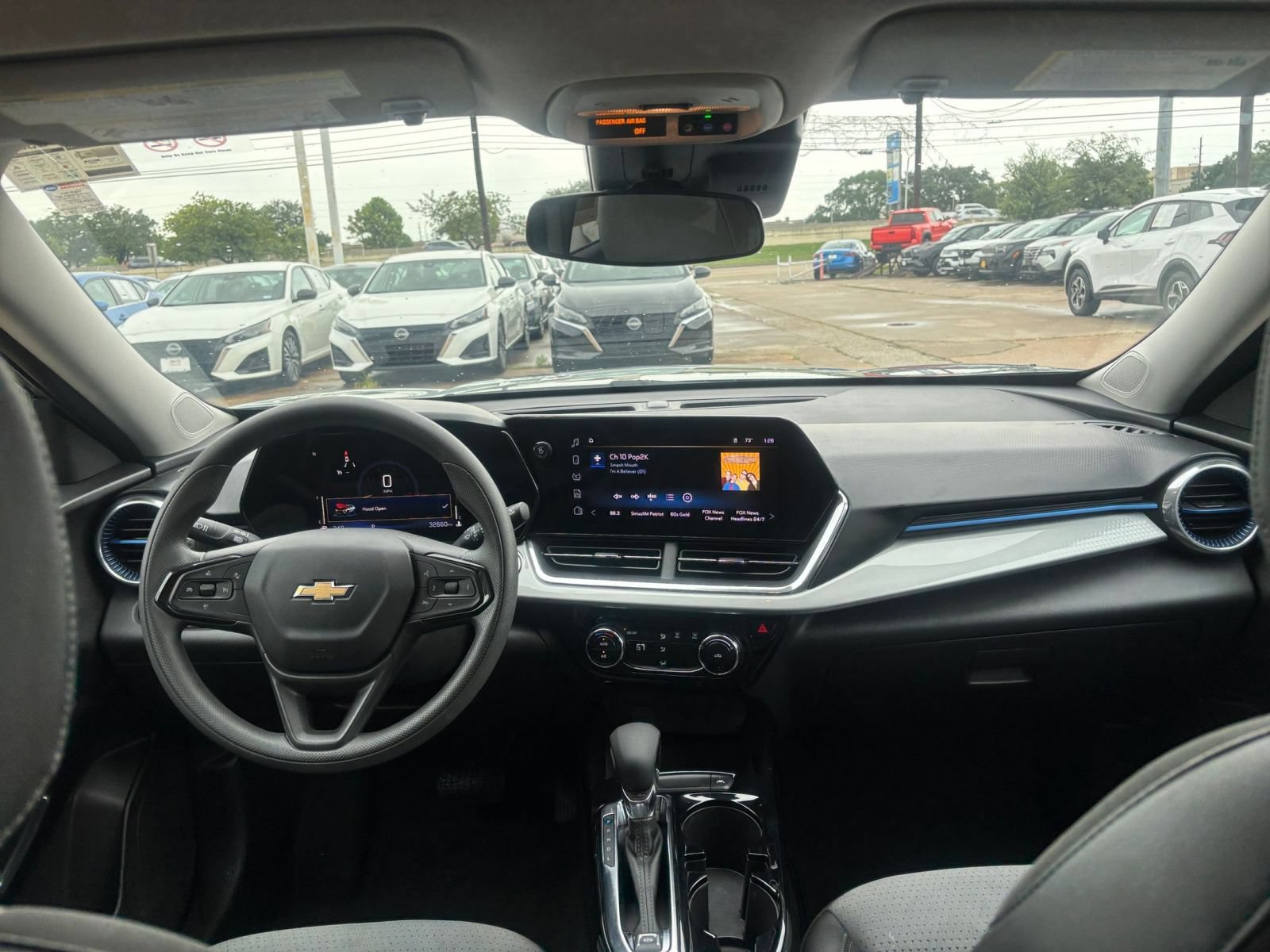 Used 2025 Chevrolet Trax LT FWD image 27