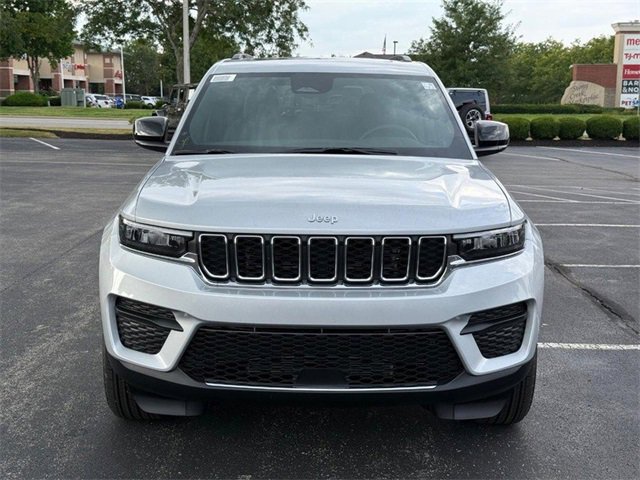 New 2025 Jeep Grand Cherokee Laredo X image 10