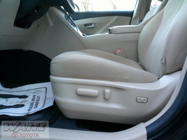 Used 2015 Toyota Venza LE image 18