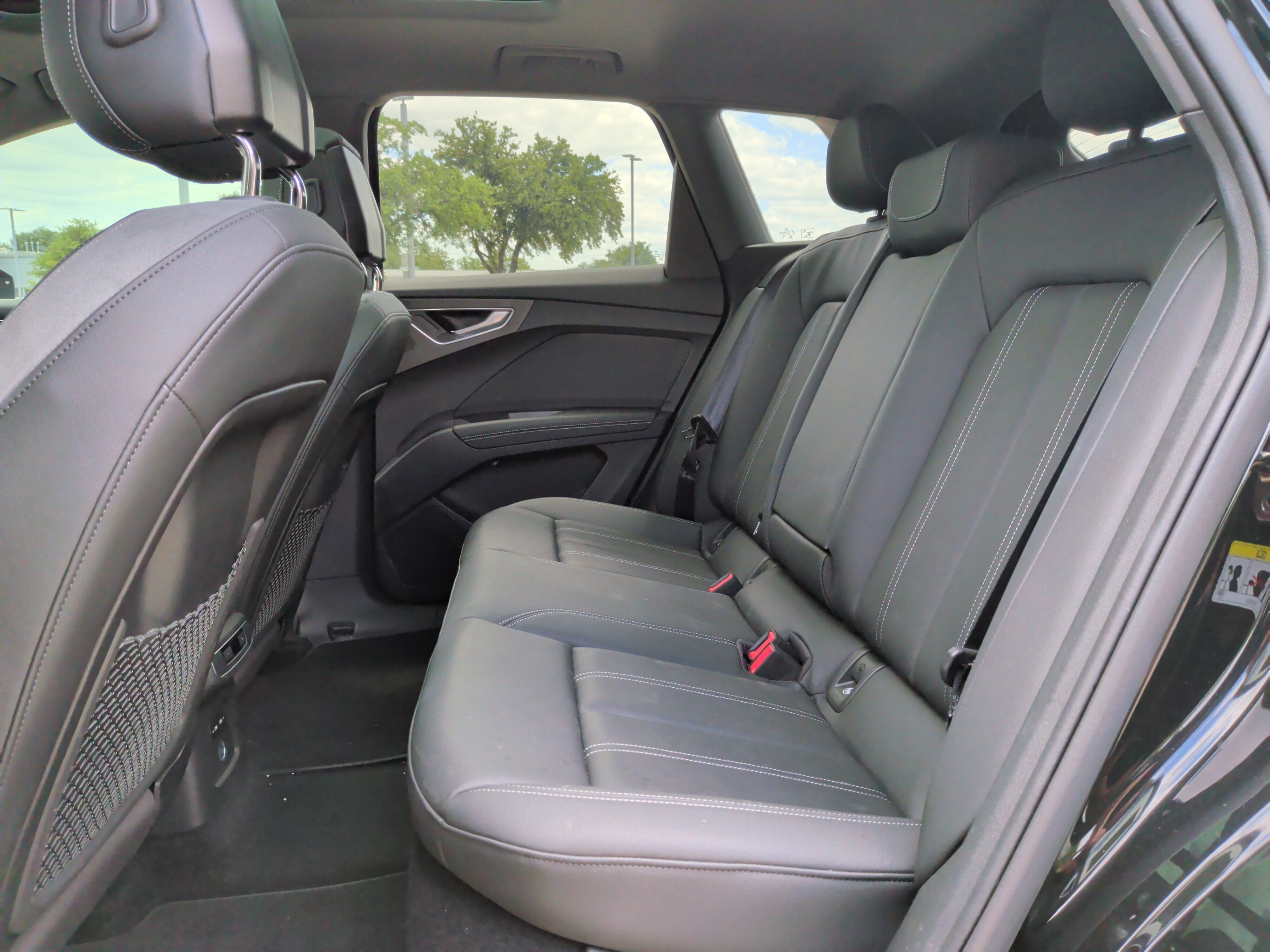 Used 2024 Audi Q4 e-tron Premium Plus w/ Premium Plus AWD/4WD image 32