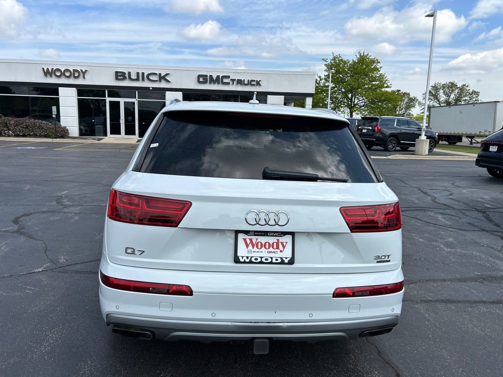 Used 2018 Audi Q7 3.0T Prestige AWD/4WD image 8