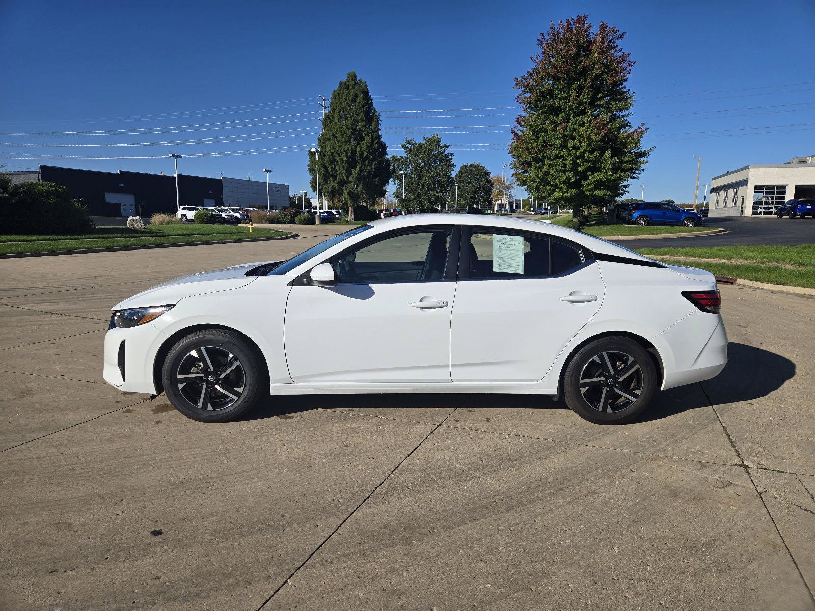 Used 2025 Nissan Sentra SV FWD image 5