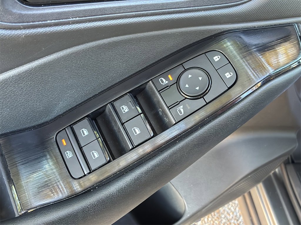 Used 2024 Nissan Rogue S image 10