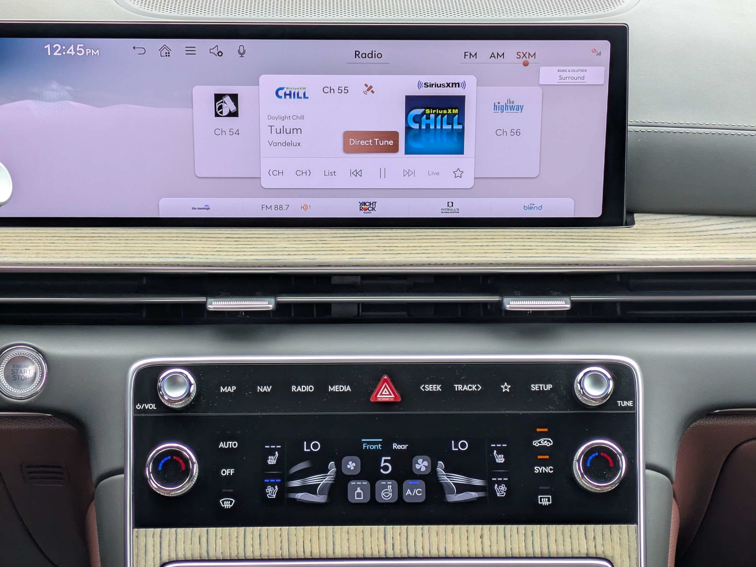 Certified 2025 Genesis GV80 3.5T Prestige AWD/4WD image 17