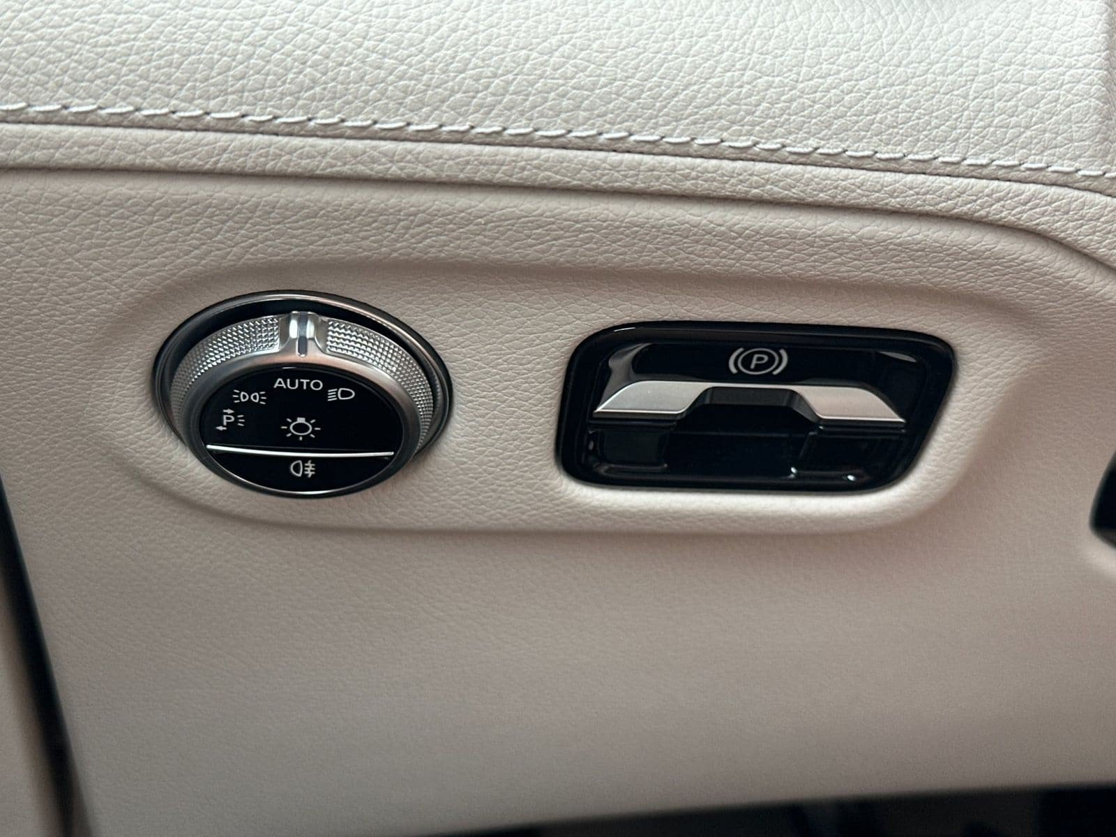 Certified 2023 Mercedes-Benz EQS 580 4MATIC SUV image 33