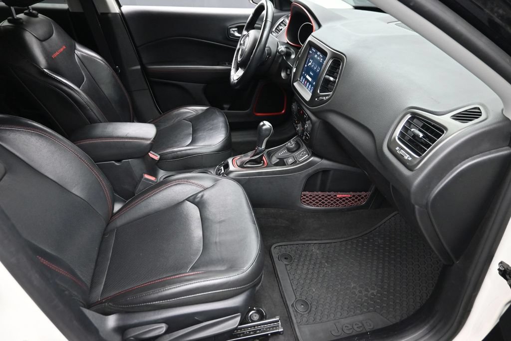 Used 2018 Jeep Compass Trailhawk w/ Leather Interior Group AWD/4WD image 9