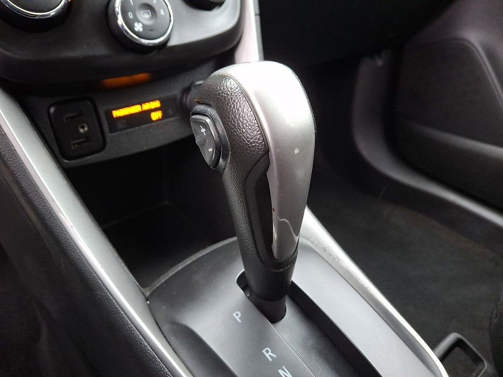 Used 2021 Chevrolet Trax LT w/ LT Convenience Package image 17