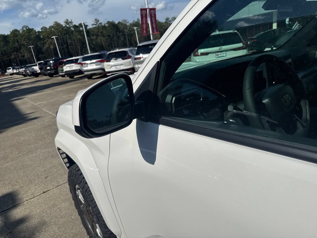 Used 2025 Toyota Tacoma TRD Sport AWD/4WD image 13