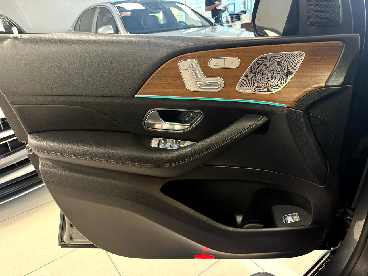 Used 2020 Mercedes-Benz GLS 450 4MATIC image 9