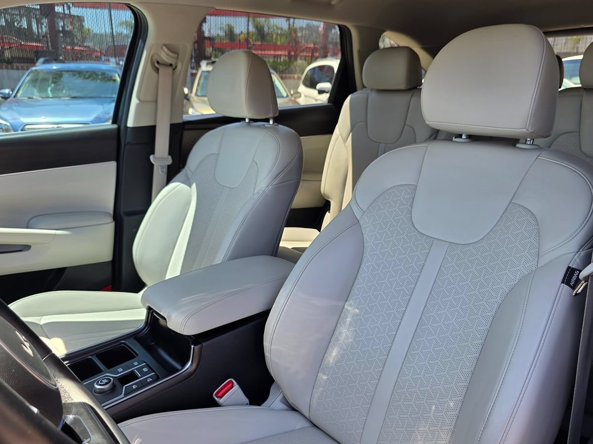 Used 2022 Kia Sorento S FWD image 21