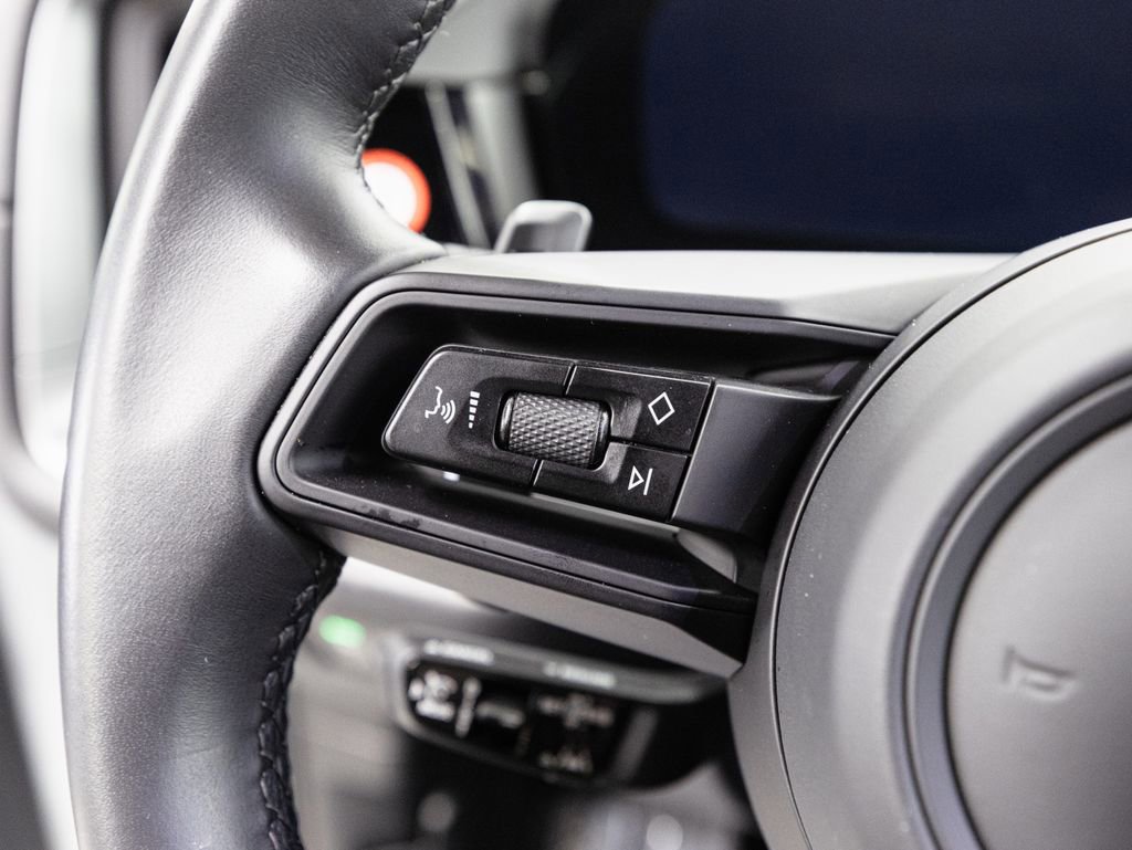 Used 2024 Porsche Cayenne S image 10