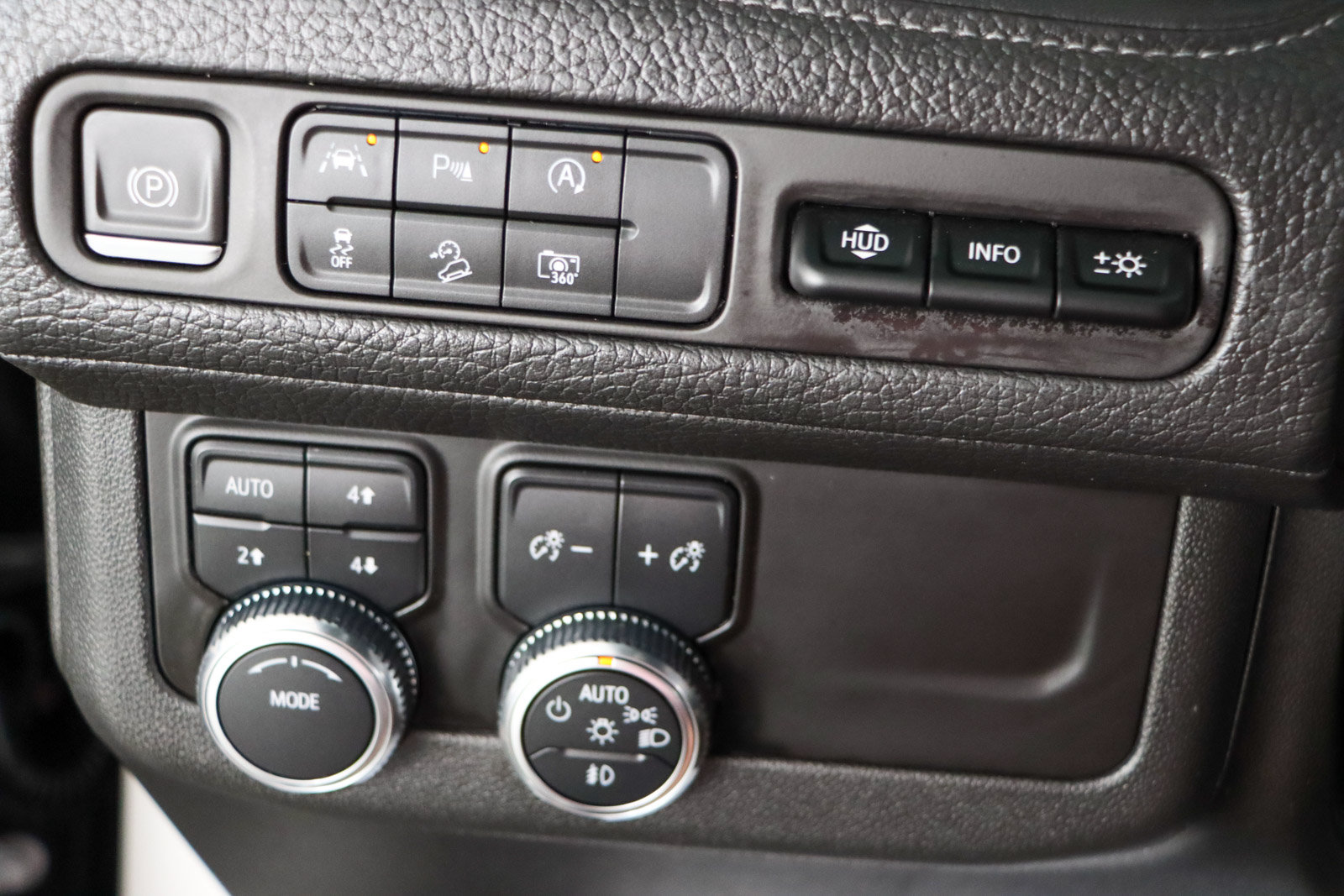 Used 2023 GMC Yukon Denali AWD/4WD image 23