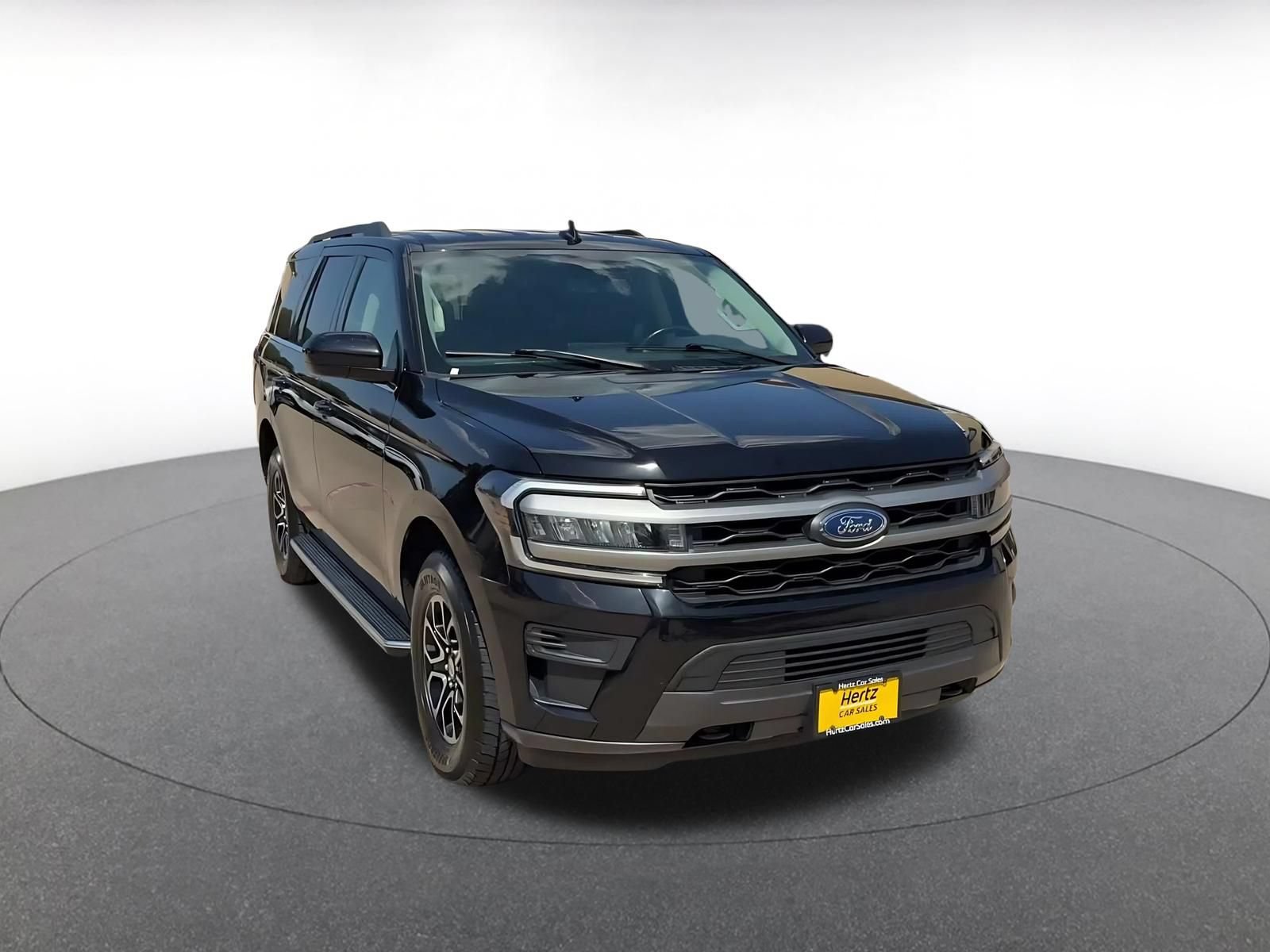 Used 2023 Ford Expedition XLT AWD/4WD image 3