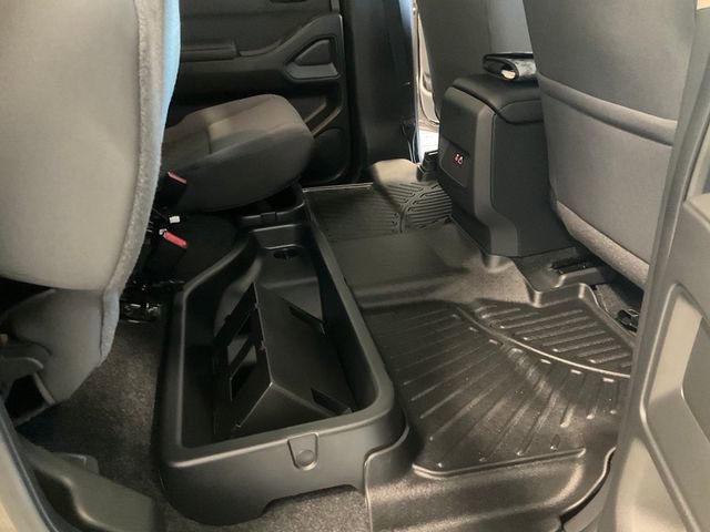 Used 2025 Nissan Frontier SV image 27