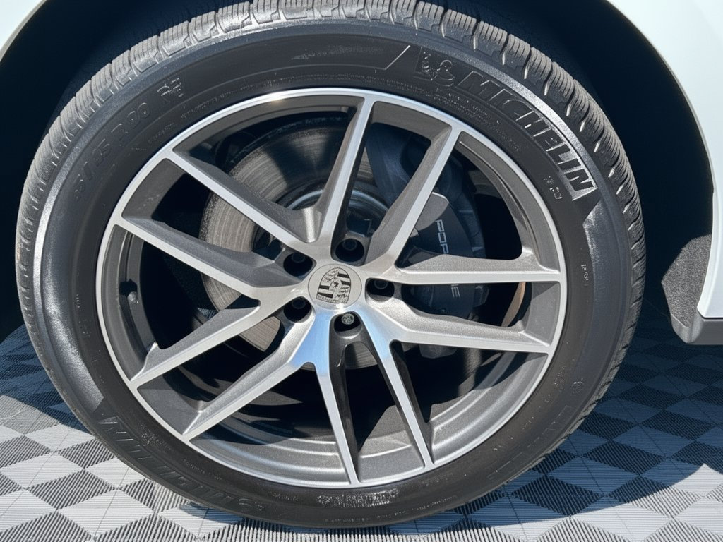 Used 2023 Porsche Macan AWD/4WD image 13