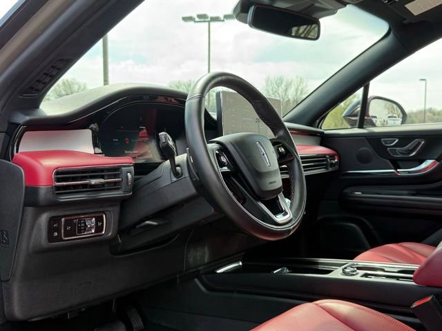 Used 2025 Lincoln Corsair Grand Touring w/ Towing Package image 15