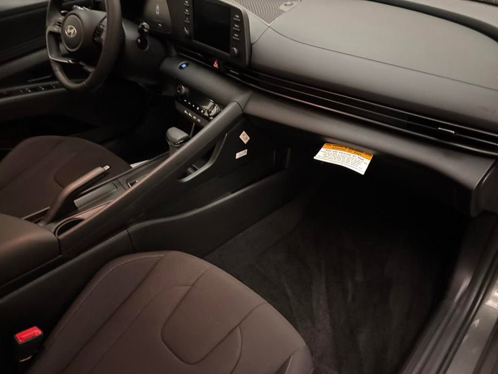 Certified 2026 Hyundai Elantra Sport FWD image 19