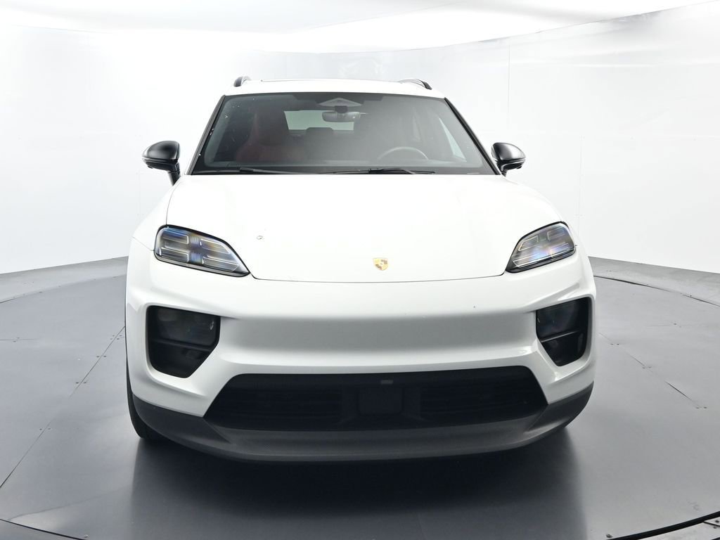 Certified 2025 Porsche Macan 4S Electric AWD/4WD image 18