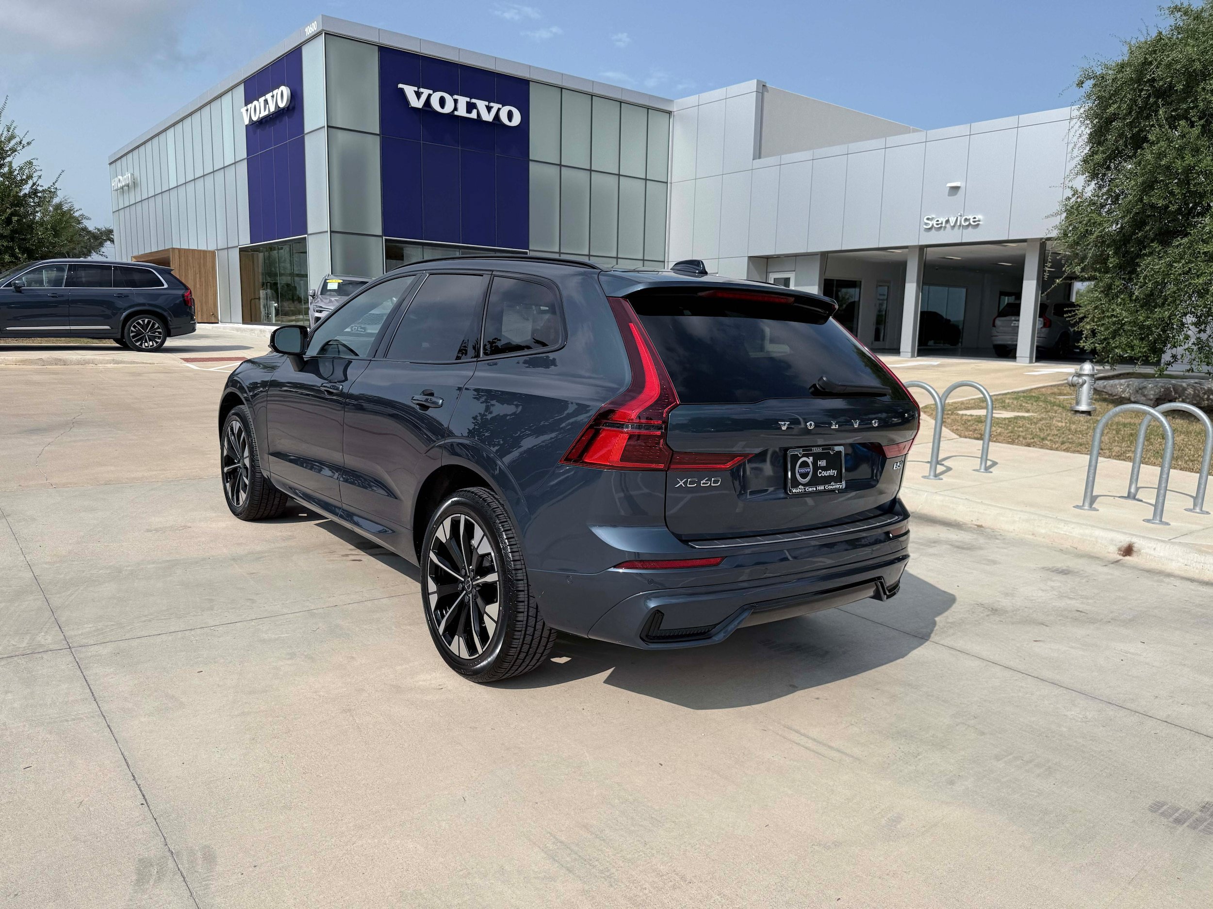 Certified 2026 Volvo XC60 B5 Plus AWD/4WD image 4