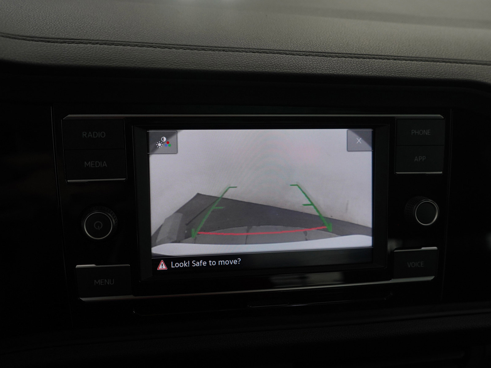 Used 2023 Volkswagen Jetta SE w/ Panoramic Sunroof Package image 19