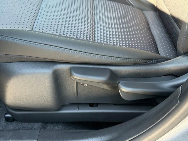 Used 2025 Chevrolet Trax LT w/ Driver Confidence Package FWD image 17