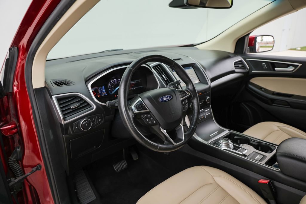 Used 2019 Ford Edge SEL w/ Equipment Group 201A FWD image 15