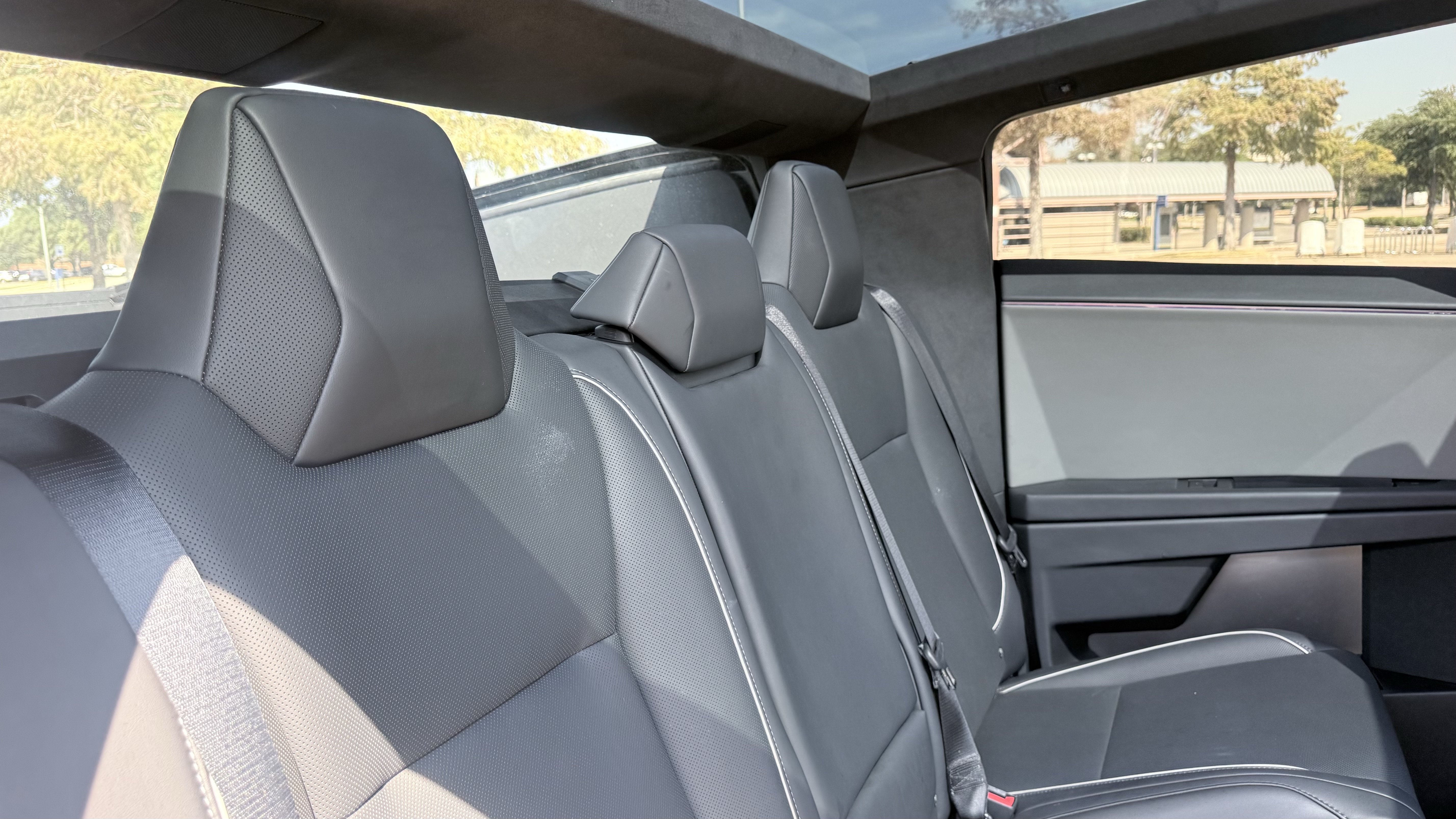 Used 2025 Tesla Cybertruck AWD Crew Cab image 42