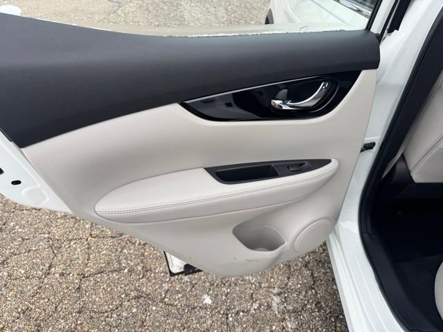 Used 2022 Nissan Rogue Sport SL w/ Premium Package image 22