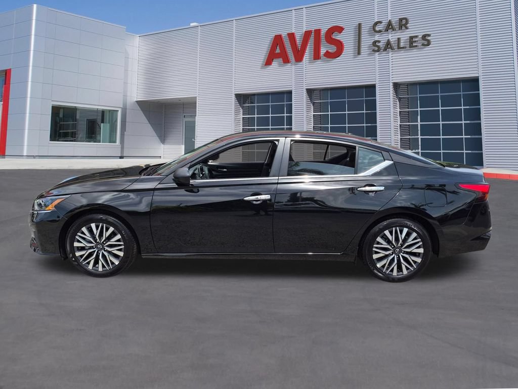 Used 2025 Nissan Altima 2.5 SV FWD image 10