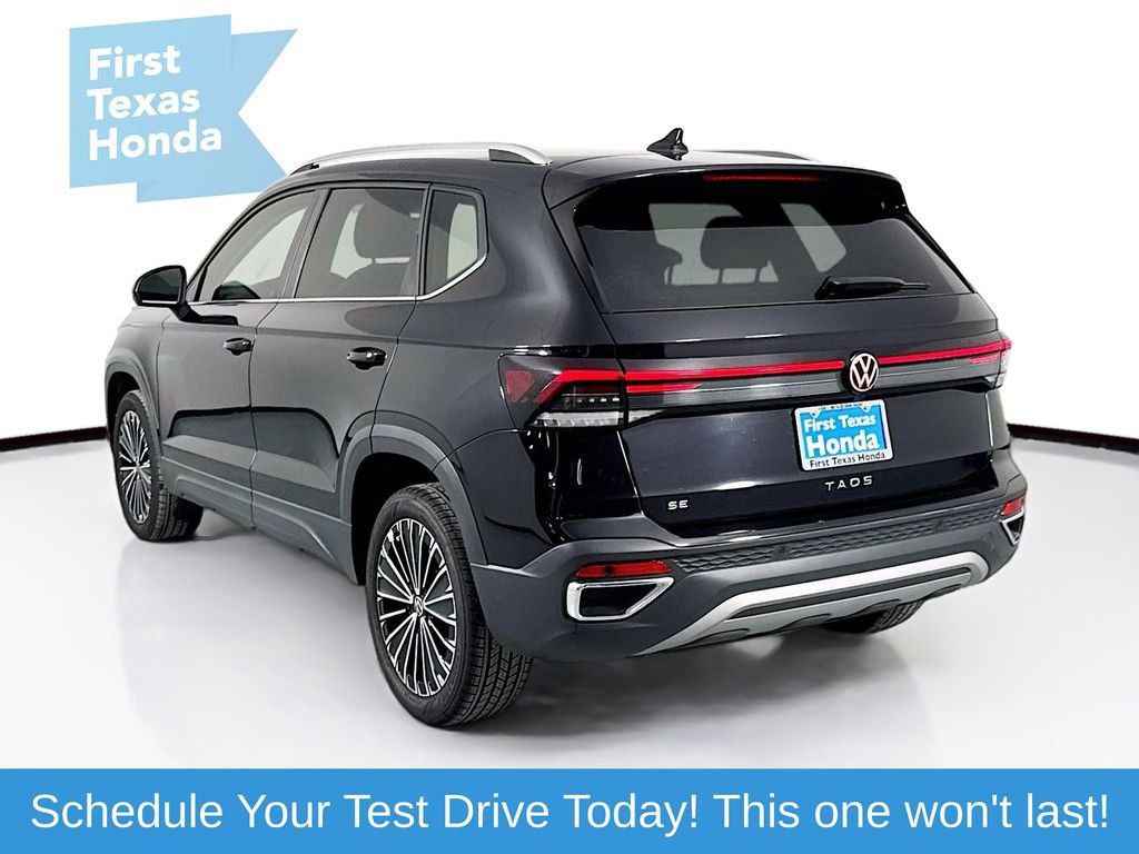 Used 2025 Volkswagen Taos SE image 5
