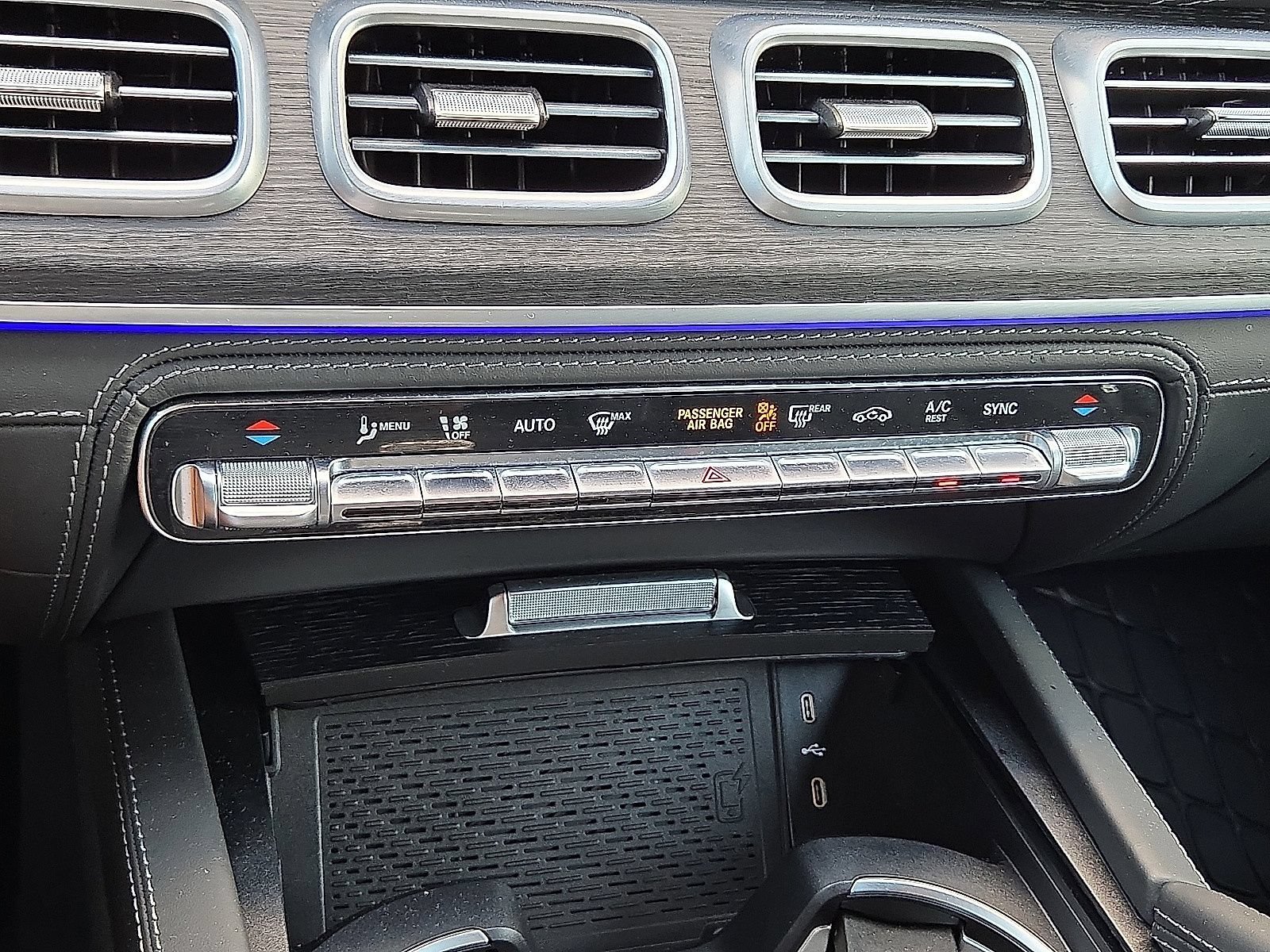 Used 2025 Mercedes-Benz Maybach GLS 600 4MATIC image 31
