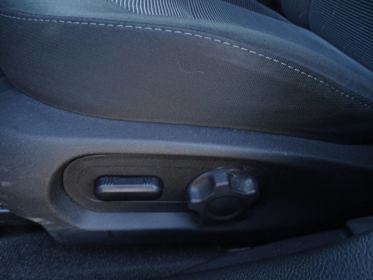 Used 2013 Ford Taurus SEL AWD image 11