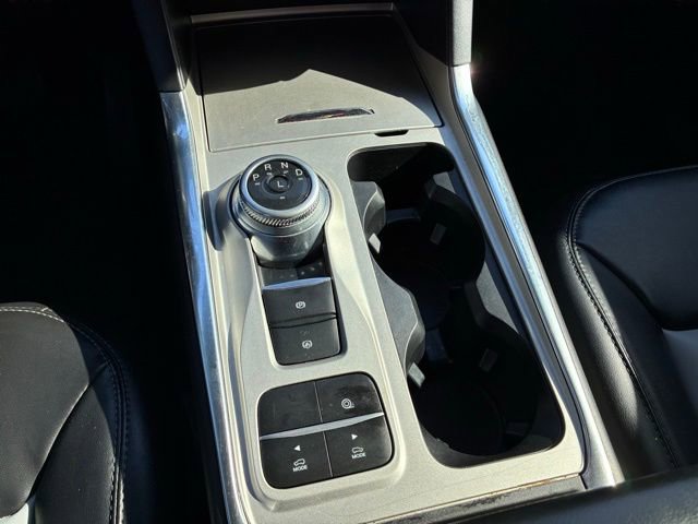 Used 2022 Ford Explorer XLT w/ Equipment Group 202A image 12