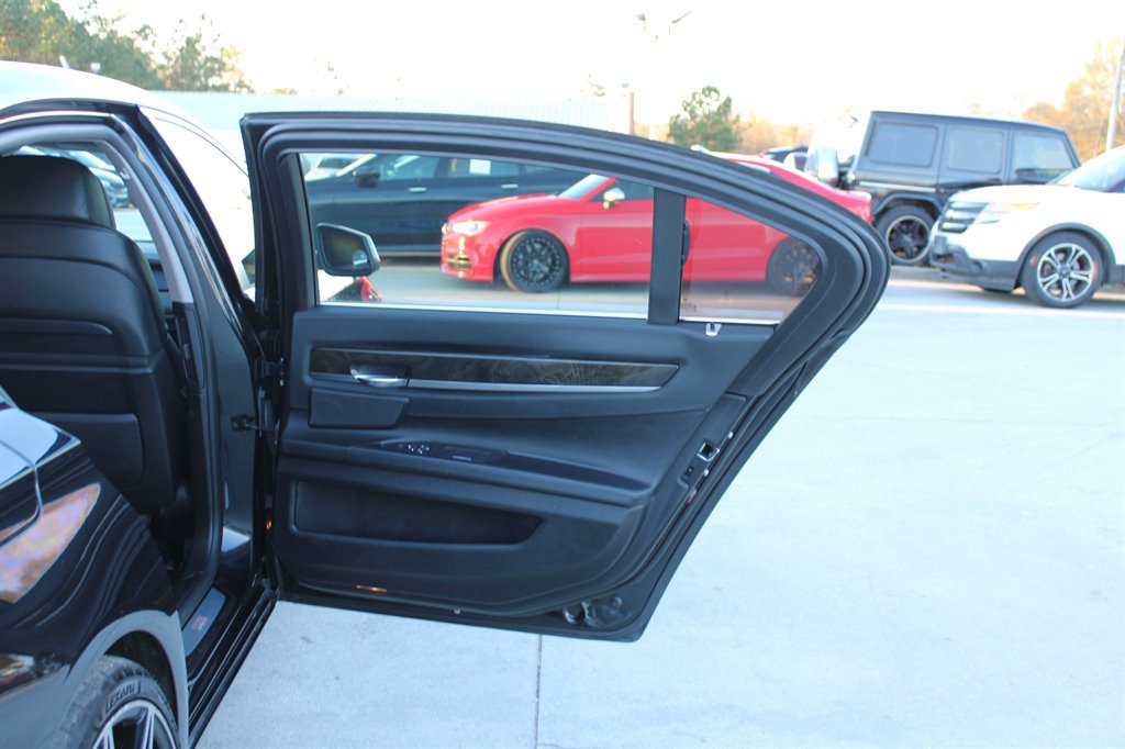 Used 2012 BMW 750Li image 34