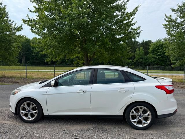 Used 2014 Ford Focus Titanium FWD image 2