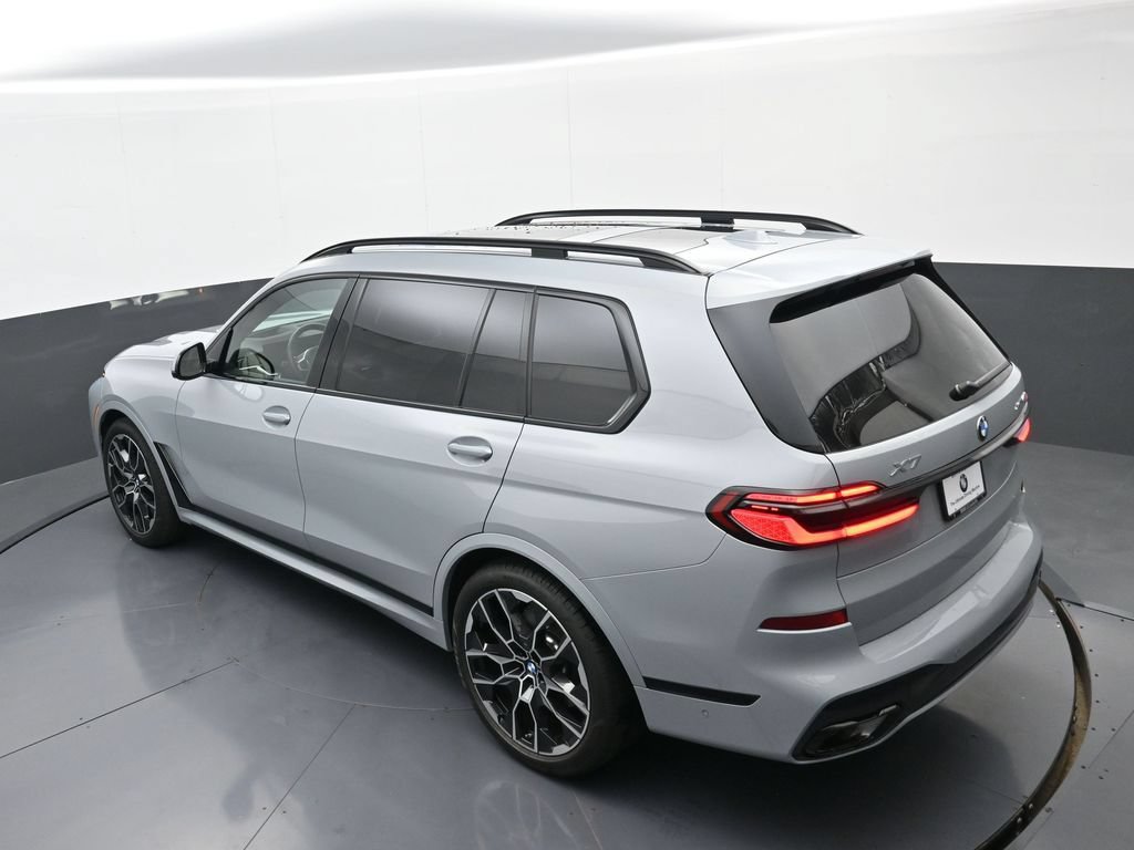 Used 2026 BMW X7 xDrive40i w/ M Sport Package AWD/4WD image 35