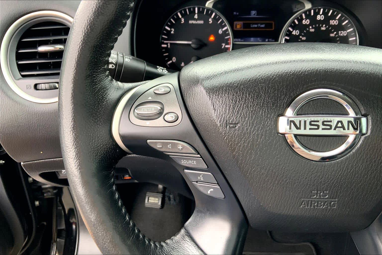 Used 2019 Nissan Pathfinder SL image 20