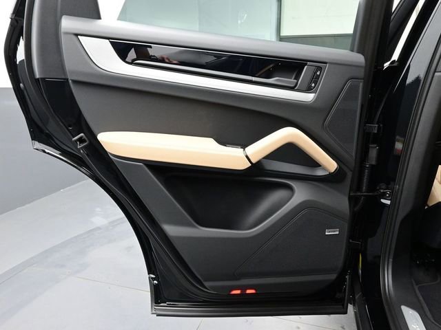 New 2026 Porsche Cayenne image 12