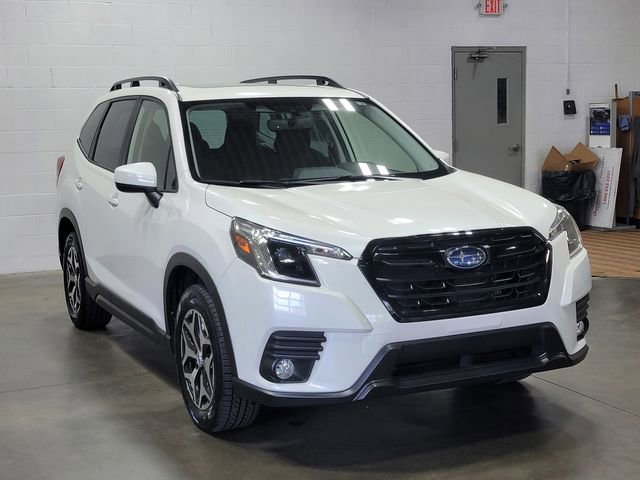 Certified 2023 Subaru Forester Premium AWD/4WD image 4
