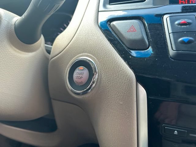 Used 2014 Nissan Pathfinder S FWD image 27