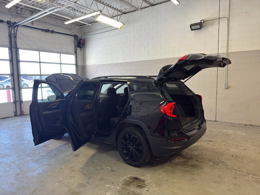 Used 2019 GMC Terrain SLE w/ Black Edition image 11