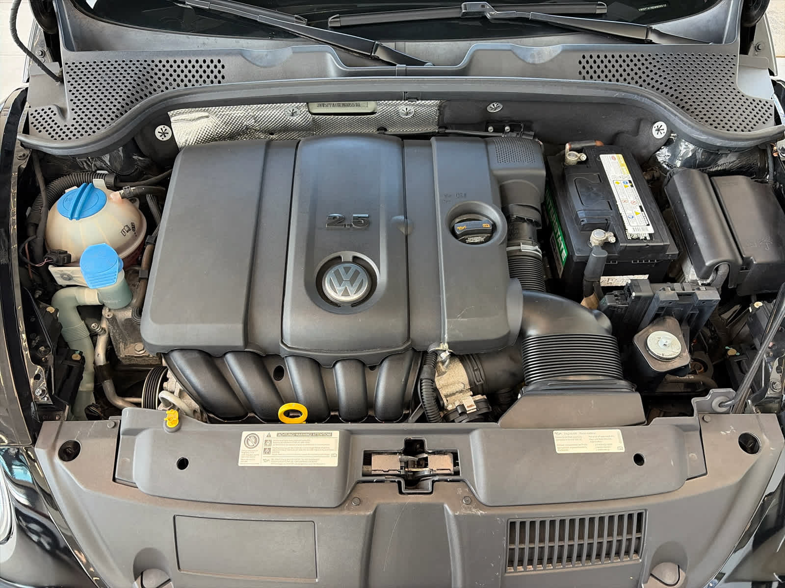 Used 2014 Volkswagen Beetle 2.5 FWD image 9