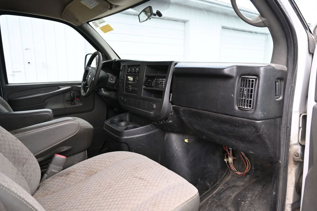 Used 2014 Chevrolet Express 3500 RWD image 16